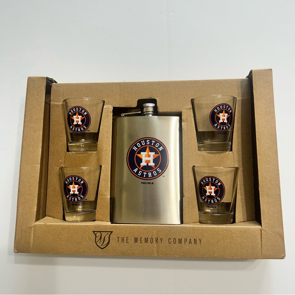 The Memory Company Houston Astros Flask and Shot Glass Set - Silver